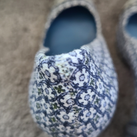 Tory Burch Blue Printed Canvas Ethel Pumps - Picture 8 of 12